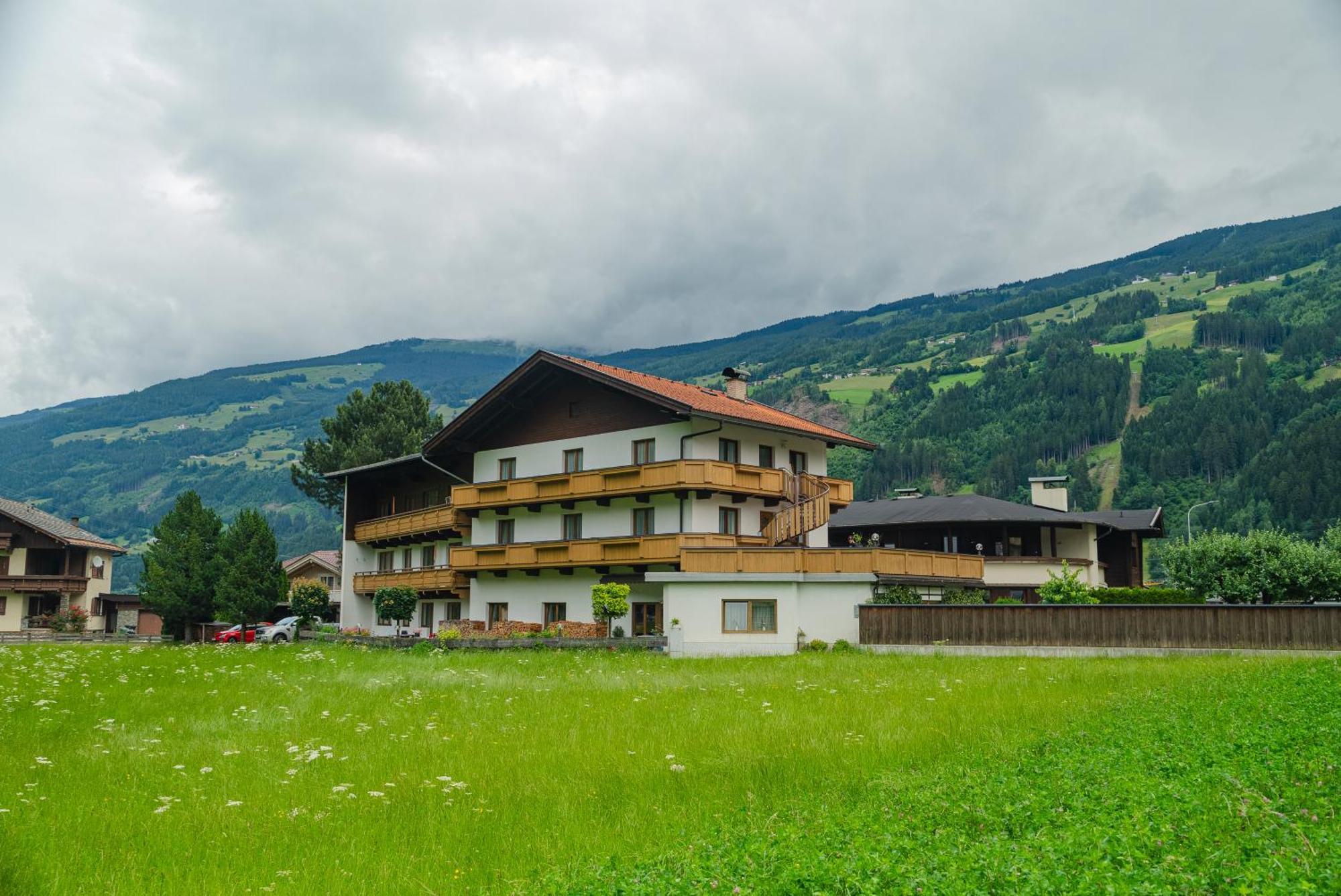 Zell Views Apartments Zell am Ziller Exterior foto